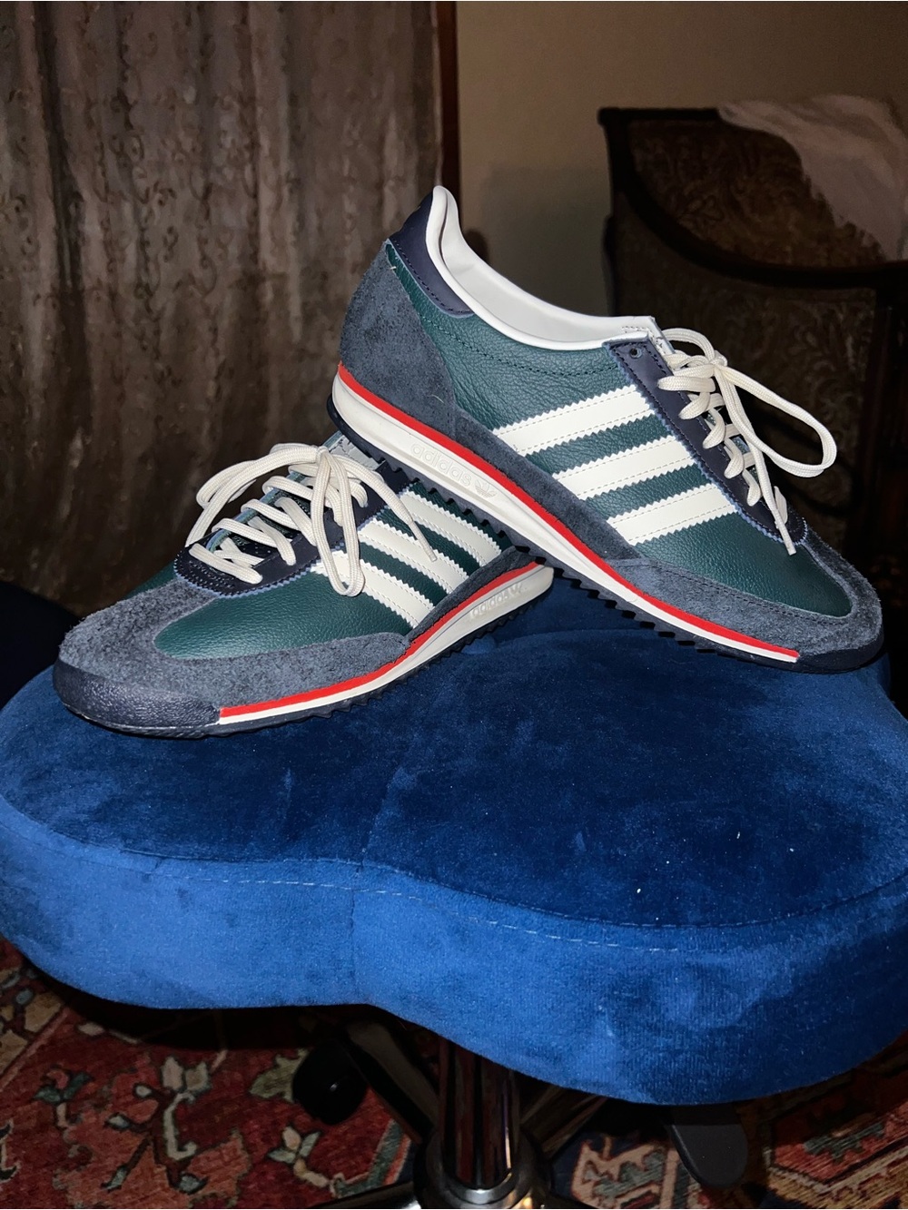 Like New! Adidas Women’s Retro Running Sneakers